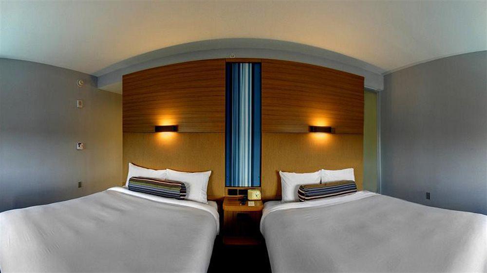 Hotel Aloft Downtown 3*