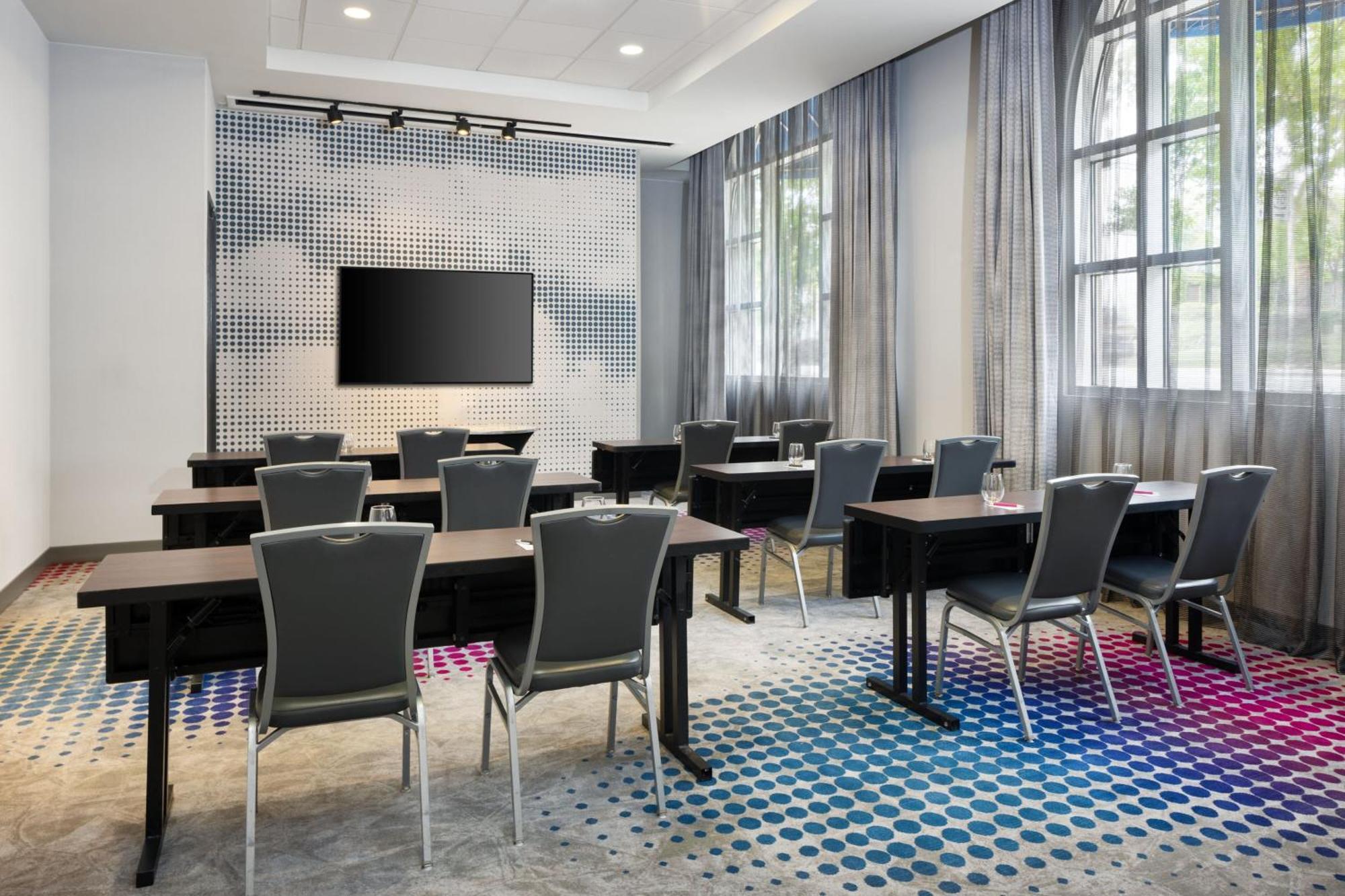 Aloft Downtown 3*